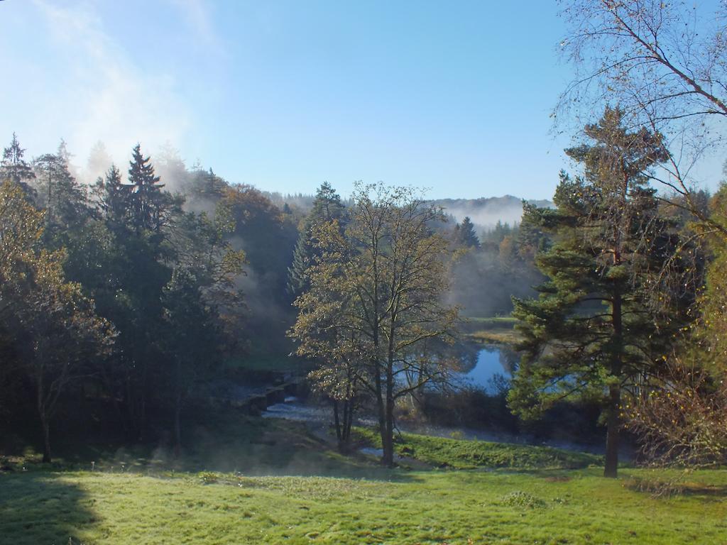 Hotel Les Grillons Du Morvan Montsauche-les-Settons Exteriér fotografie